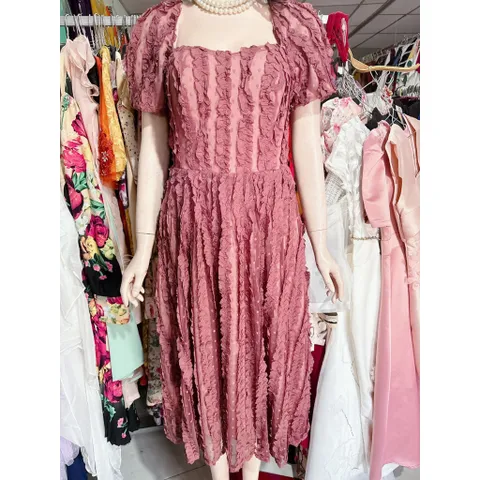 Đầm ren dáng dài Hàng có sẵn giao ngay Size SMLXL, eo dưới 84 cm mặc đẹp Có sẵn mút ngực, phía sau hở lưng nhẹ Giá 390k