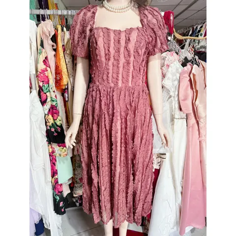 Đầm ren dáng dài Hàng có sẵn giao ngay Size SMLXL, eo dưới 84 cm mặc đẹp Có sẵn mút ngực, phía sau hở lưng nhẹ Giá 390k