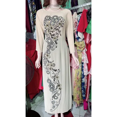 Áo dài đính kết và thêu vẽ thủ công nữ may sẵn thiết kế truyền thống đẹp cách tân nền màu kem mềm mại, co giãn nhẹ