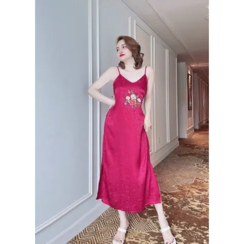 Đầm gấm siêu đẹp, lụa gấm  có thêu hoa . ✔Chất vải siêu sang xịn, mịn nhẹ tênh