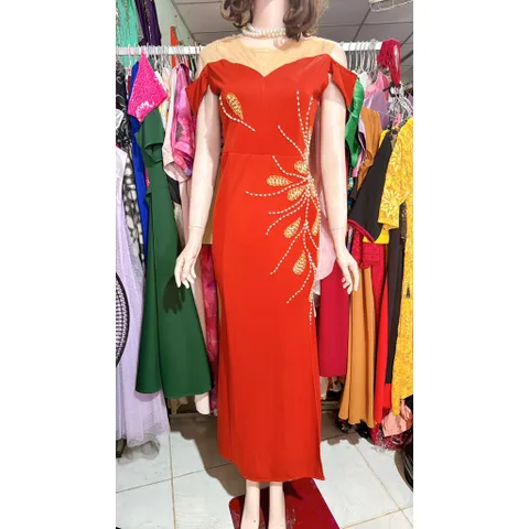 Đầm dạ hội đính kết tay thủ công  Hàng có sẵn giao ngay  Màu cam Giá 350k  Chất liệu thun umi co giãn dễ mặc Dưới 70kg