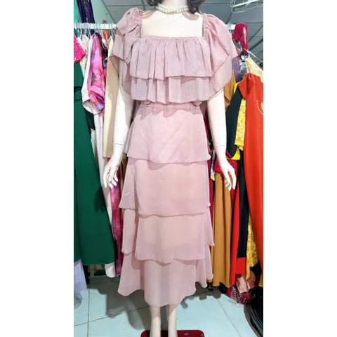 Set maxi rời áo croptop có thể mặc dc 2 kiểu: trễ vai hay lên vai đều đẹp, mix cùng chân váy nhiều tầng, chất tơ mềm mát
