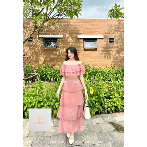 Set maxi rời áo croptop có thể mặc dc 2 kiểu: trễ vai hay lên vai đều đẹp, mix cùng chân váy nhiều tầng, chất tơ mềm mát