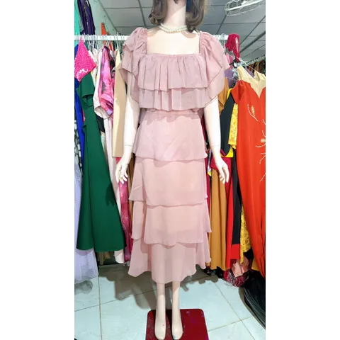 Set maxi rời áo croptop có thể mặc dc 2 kiểu: trễ vai hay lên vai đều đẹp, mix cùng chân váy nhiều tầng, chất tơ mềm mát