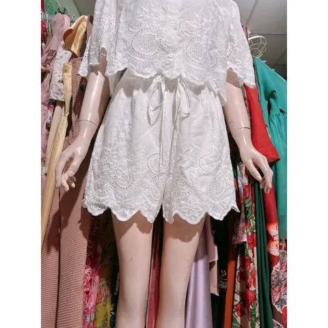 SÉT SHORT REN eo bo chun co giãn dễ mặc+ PHỐI CỔ SƠ MI CAO CẤP, quần có 2 túi Màu trắng Hàng có sẵn giao ngay Giá 390k