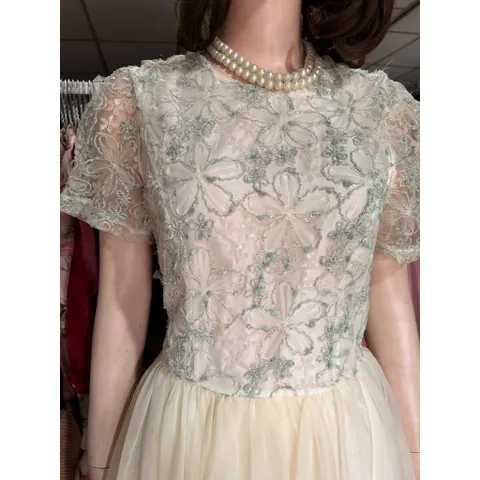 Đầm ren siêu đẹp dáng dài , ren lưới đúp lót 3 lớp Giá 420k Hàng có sẵn giao ngay L Đủ size SML
