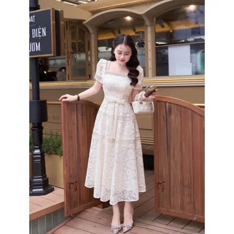 Đầm ren thiết kế dáng dài vintage cổ vuông tay ngắn hai lớp chất ren sữa nơ eo sang chành phù hợp đi tiệc, đi chơi