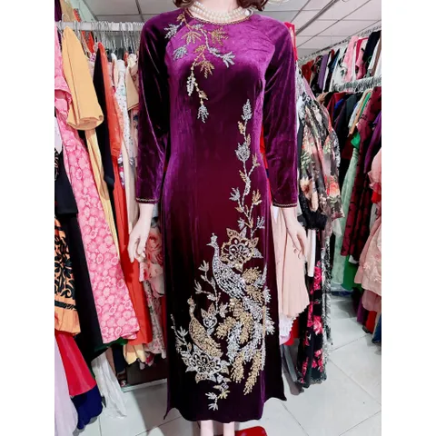 Áo dài nhung đính kết thủ công