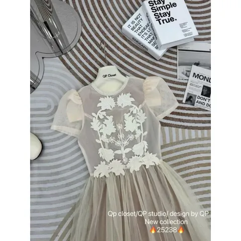 Đầm CÔNG CHÚA HOA REN LƯỚI CAO CẤP  Đủ size SML Màu trắng kem, đúp lót 3 lớp ren , vai có cầu vai Giá 450k Hàng có sẵn