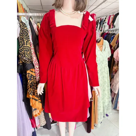Đầm nhung tay dài cổ vuông Hàng có sẵn giao ngay L, eo dưới 80 cm mặc đẹp Đủ size SMLXL Chất liệu nhung Giá 290k