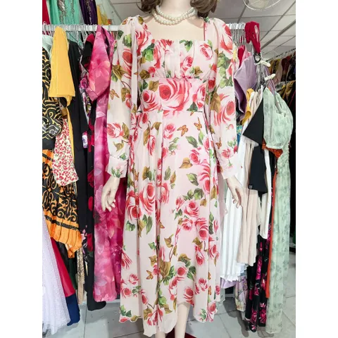 Đầm hoa Cổ vuông,tay dài  Hoa 3D Tơ Óng chiffon đúp lót 2 lớp Tinh Tế Haàng có sẵn giao ngay Phía sau bo chun co giãn