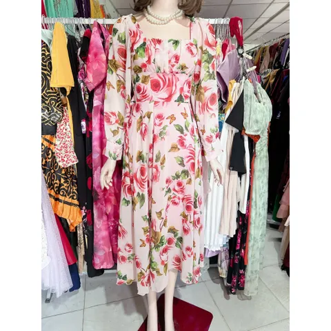 Đầm hoa Cổ vuông,tay dài  Hoa 3D Tơ Óng chiffon đúp lót 2 lớp Tinh Tế Haàng có sẵn giao ngay Phía sau bo chun co giãn