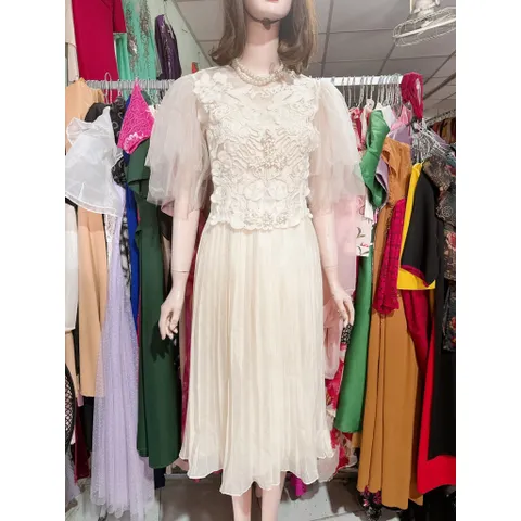 Đầm dập ly đính kết sang trọng Hàng có sẵn giao ngay Đủ size SML Màu kem Đúp lót 2 lớp Giá 420k