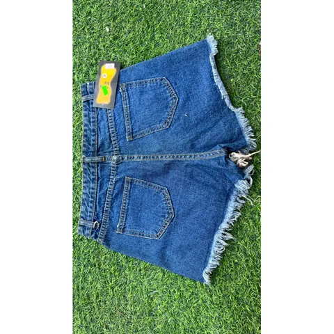 Quần short jean thêu hoa size S, M mặc vừa Giá 120k Hàng coa sẵn giao ngay