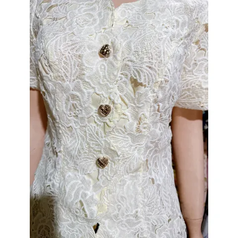 Áo ren cao cấp Màu kem Hàng có sẵn giao ngay Đúp lót 2 lớp Đủ size SMLXL Giá 250k