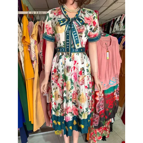 Đầm lụa siêu đẹp   Giá 480k Hàng có sẵn giao ngay L Size SML Chất liệu lụa siêu đẹp, nhẹ, không nhăn, không rút, mềm mát