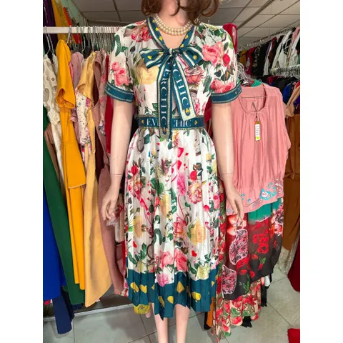Đầm lụa siêu đẹp   Giá 480k Hàng có sẵn giao ngay L Size SML Chất liệu lụa siêu đẹp, nhẹ, không nhăn, không rút, mềm mát