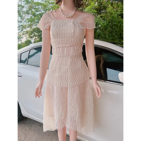 Đầm dự tiệc thiết kế cao cấp ren be tay cánh tiên, váy đi ăn cưới cho giới trẻ chất liệu ren voan nhún Giá 390k