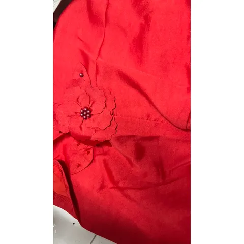 Set áo đính hoa + chân váy dập ly Giá 330k Hang có sẵn giao ngay