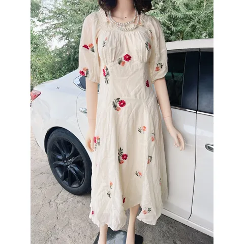 Váy trễ vai dáng dài đi biển họa tiết hoa phối viền bèo  Có thể mặc 2 kiểu ( trễ vai hay lên vai đều được)