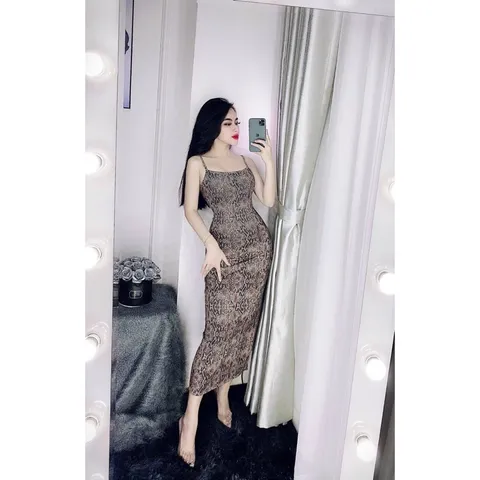 Đầm body hoạ tiết Quảng Châu cao cấp Giá 250k Chất thun dẻo qc siêu dày đẹp Y mẫu mặc 💯💯