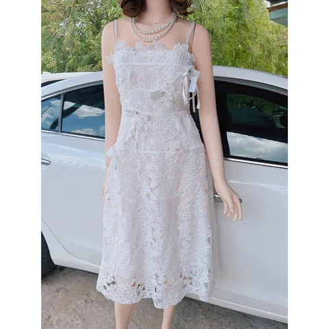 Váy trắng ren 2 dây thướt tha dịu dàng Giá 390k Có siZe S và M Hàng có sẵn giao ngay Hàng đường may đẹp, kỹ, đúng mô tả