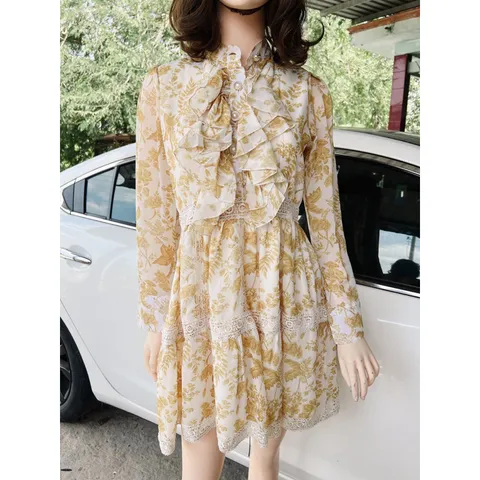 Đầm hoa phối ren Màu vàng Giá 290k Hàng có sẵn giao ngay