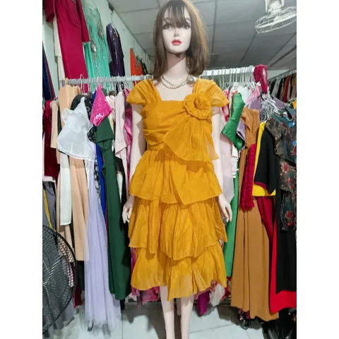 Đầm tầng đính hoa nổi Hàng có sẵn giao ngay Giá 290k Eo dưới 74cm Có sẵn mút ngực