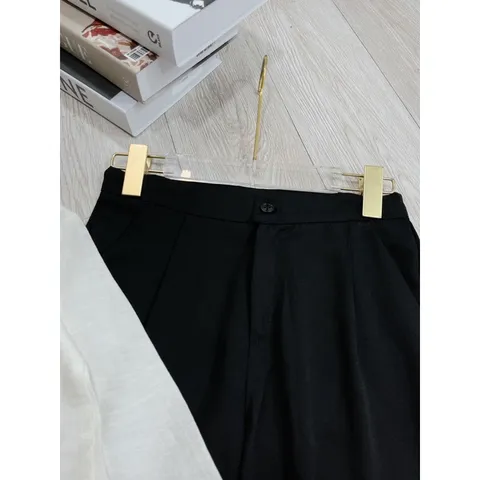 Set áo sơ mi đũi + quần đen Quảng Châu Mã này e bán hoài nhé kh🤗🤗 Giá 290k