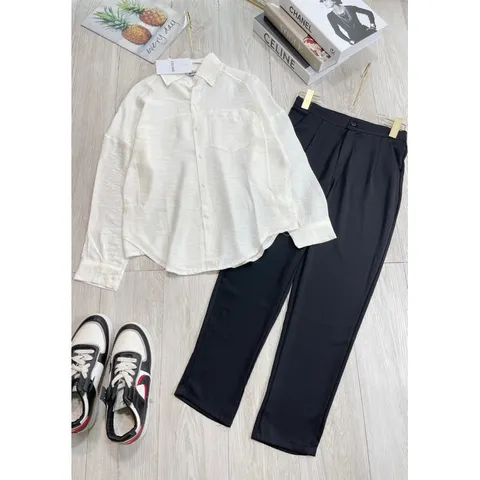 Set áo sơ mi đũi + quần đen Quảng Châu Mã này e bán hoài nhé kh🤗🤗 Giá 290k