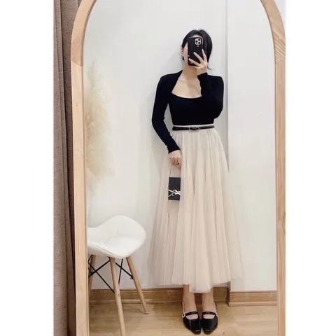 🎉🎉🎆🎆🎄🎄 CHÂN VÁY LƯỚI SIÊU HOT Giá 180k Chất siêu dày dặn đẹp ạ Lưng bo chun co giãn Free sz ạ