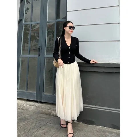🎉🎉🎆🎆🎄🎄 CHÂN VÁY LƯỚI SIÊU HOT Giá 180k Chất siêu dày dặn đẹp ạ Lưng bo chun co giãn Free sz ạ