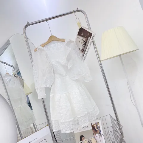 SET ĐẦM 2S TRẮNG REN HOA XOÈ PHỒNG + KHOÁC CROP REN  trắng Đang hot style đầm trong kèm khoác ngoài  sang chảnh