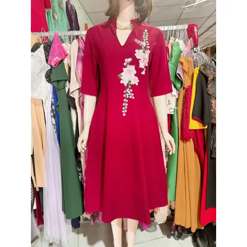 Đầm tuyết mưa đính kết cao cấp Giá 290k Hàng có sẵn giao ngay Eo dưới 76cm mặc đẹp Màu đỏ đô