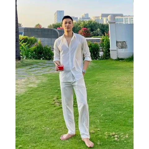 Áo xinh tựu trường,Áo sơ mi trắng cùng mùa tựu trường Em có nhiều mẫu áo trắng sơ mi size nhỏ size lớn nhiều lắm