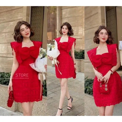 Chạy đâu cho khỏi mưa rào Chạy đâu cho khỏi sa vào tim em Đầm ren đỏ nơ ngực  độc đáo mới lạ - đầy hiện đại