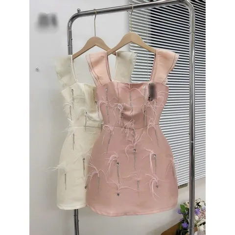 Đầm hồng như hình Giá 299k l may đẹp, kỹ, đúng mô tả.  100% sử dụng hình ảnh thật của sản phẩm