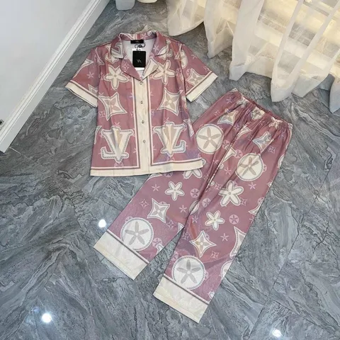 Pijama lụa xước  cao cấp Giá 190k/ bộ Hàng có sẵn giao ngay Vải siêu mát nhen Hàng siêu đẹp