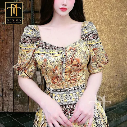 Váy dập ly cổ vuông hoạ tiết sang trọng Giá 400k Hàng có sẵn giao ngay S