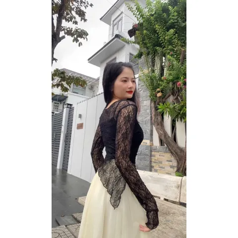 Set Áo Ren Sang Trọng, Vải Ren Mềm Mịn co giãn nhiều, Kèm Áo 2 Dây Co Giãn Tốt Hàng có sẵn giao ngay Màu đen và trắng