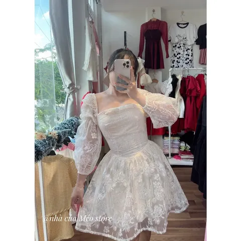 Váy thiết kế hàng loại 1 ren dày mịn mặc không lo bị ngứa! váy có 2 lớp lót bồng bềnh mặc k lo lộ! Giá 340k