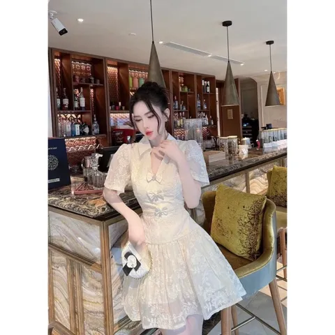 Đầm thiết kế nữ thêu hoa chiết eo phối nơ dáng ngắn  phù hợp đi chơi, dạo phố, đi tiệc ..thiết kế ren thêu hoa nổi đính
