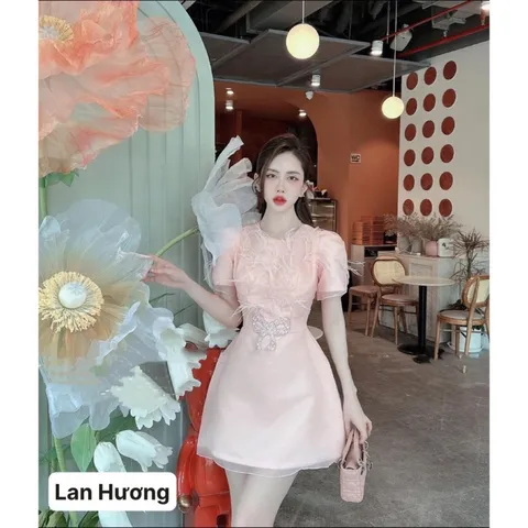🎀Váy tafta nữ đính lông vũ và nơ đá sang chảnh, hàng 2 lớp, váy đứng form chuẩn ảnh mẫu mặc