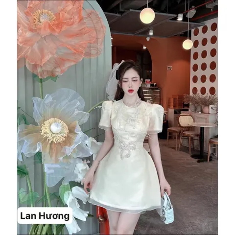 🎀Váy tafta nữ đính lông vũ và nơ đá sang chảnh, hàng 2 lớp, váy đứng form chuẩn ảnh mẫu mặc