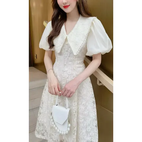 Đầm Thiết Kế cổ sen Trẻ trung dễ mặc Hàng có sẵn giao ngay M Size SM, eo dứoi 74cm mặc đẹp Chất liệu ren cao cấp