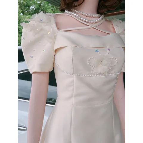 Đầm thiết kế đính kết hoa  khâu thủ công cao cấp tỉ mỉ Chất liệu tapta  Giá 390k Hàng có sẵn giao ngay S Màu kem