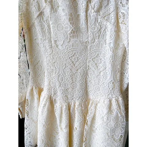 Đầm ren như hình Giá 350k Hàng có sẵn giao ngay Hàng đường may đẹp, kỹ, đúng mô tả.  100% sử dụng hình ảnh thật