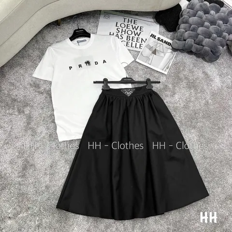 Set áo thun + chân váy như hình Hàng có sẵn giao ngay Giá 280k