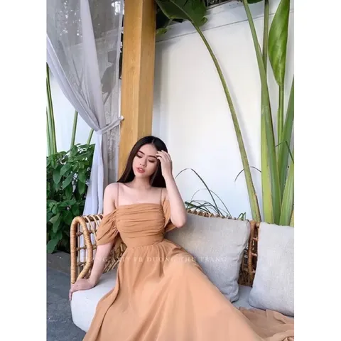 Đầm trễ vai màu nâu tây