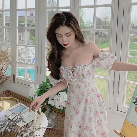 xxinh lắm lắm Maxi hoa xẻ cao cấp ạ, mặc e này chụp hình bao xinh, chụp hình cưới cũng xinh ạ🤗🤗